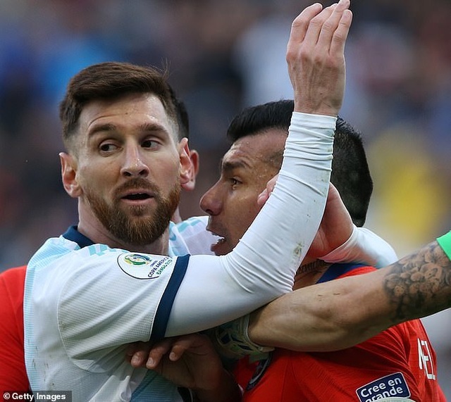 Messi từ chối nhận giải và tuyên bố sốc về Copa America 2019 - 1