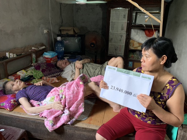 Bạn đọc Dân trí giúp đỡ ông bà nằm liệt giường gần 200 triệu đồng - 2 Bạn đọc Dân trí giúp đỡ ông bà nằm liệt giường gần 200 triệu đồng - 2