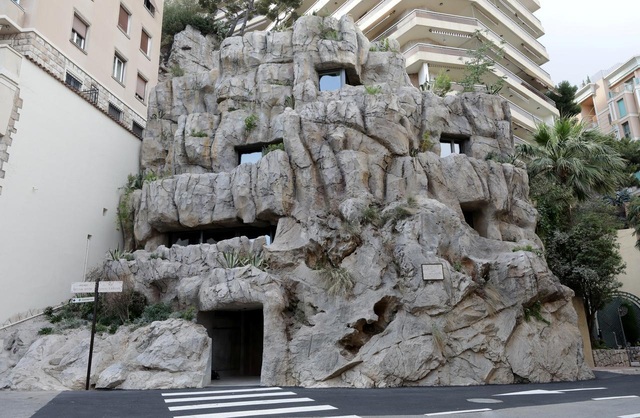 Biệt thự sinh thái kỳ diệu được xây dựng trong đá trị giá 44 triệu đô la - 1