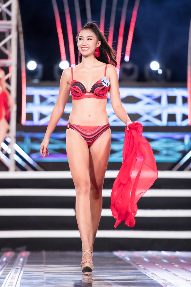 “Mướt mắt” trước màn trình diễn bikini của 20 người đẹp Miss World Việt Nam 2019 - 14 “Mướt mắt” trước màn trình diễn bikini của 20 người đẹp Miss World Việt Nam 2019 - 14