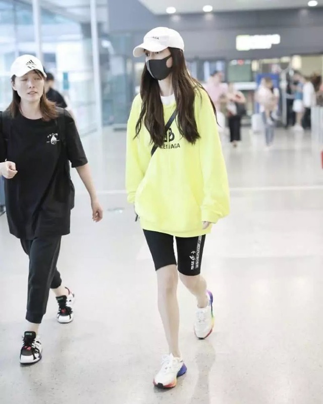 Angelababy lộ vẻ mệt mỏi vì tin đồn ly hôn - 1 Angelababy lộ vẻ mệt mỏi vì tin đồn ly hôn - 1