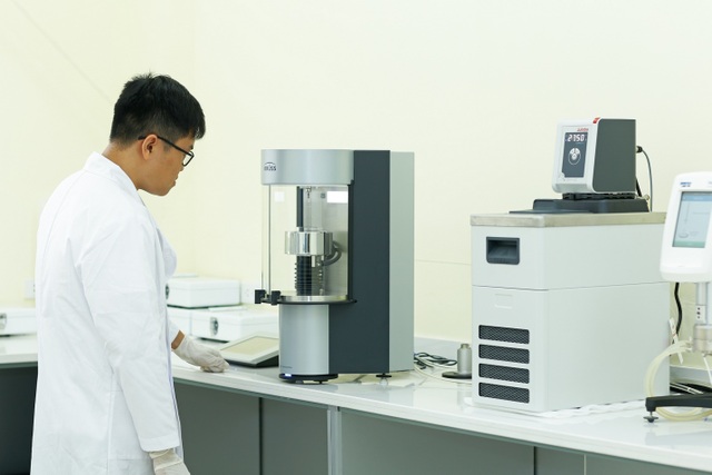 VinaFoam đưa nhà máy chất tạo bọt chữa cháy vào hoạt động - 7 VinaFoam đưa nhà máy chất tạo bọt chữa cháy vào hoạt động - 7
