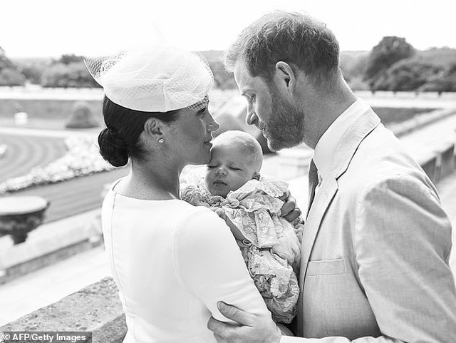 Meghan Markle hạnh phúc bên chồng con - 1 Meghan Markle hạnh phúc bên chồng con - 1