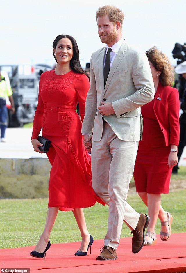 Meghan Markle hạnh phúc bên chồng con - 3 Meghan Markle hạnh phúc bên chồng con - 3