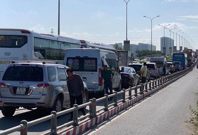 Xác định “thủ phạm” gây hỗn loạn giao thông phía Đông Sài Gòn - 3 Xác định “thủ phạm” gây hỗn loạn giao thông phía Đông Sài Gòn - 3
