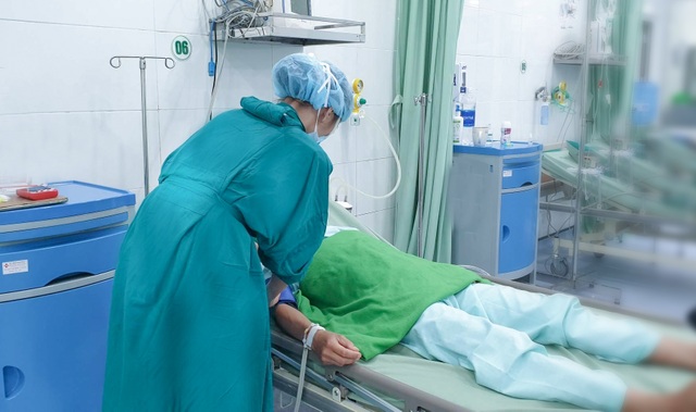 Cứu sống nam thanh niên bị vật nhọn đâm thấu ngực trái - 1 Cứu sống nam thanh niên bị vật nhọn đâm thấu ngực trái - 1