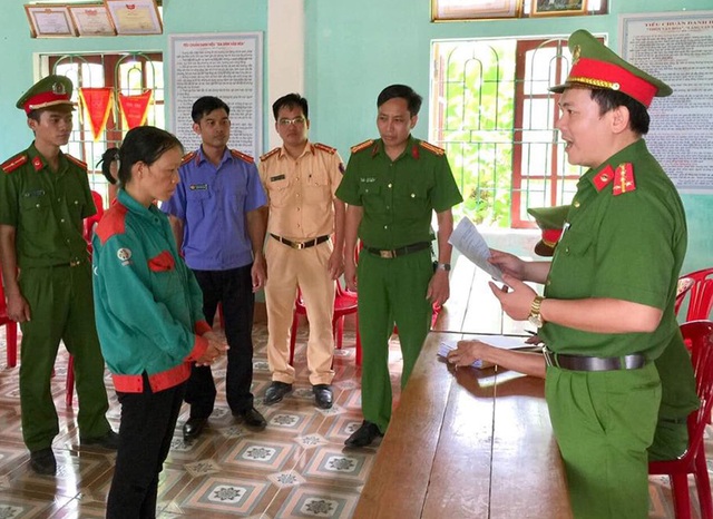 Khởi tố một phụ nữ đốt cỏ làm ruộng gây cháy rừng - 1 Khởi tố một phụ nữ đốt cỏ làm ruộng gây cháy rừng - 1