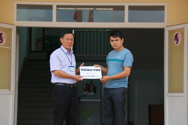 Bạn đọc Dân trí giúp đỡ hai bé gái bị não chất trắng hơn 88 triệu đồng - 2 Bạn đọc Dân trí giúp đỡ hai bé gái bị não chất trắng hơn 88 triệu đồng - 2