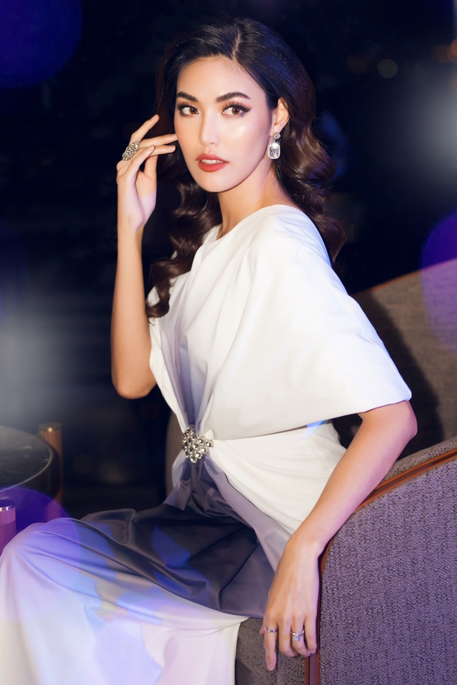Hai mỹ nhân Việt lấy chồng thiếu gia, mang bầu vẫn giữ phong thái của siêu mẫu - 19 Hai mỹ nhân Việt lấy chồng thiếu gia, mang bầu vẫn giữ phong thái của siêu mẫu - 19