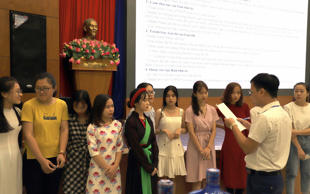 Hơn 800 thí sinh bước vào cuộc tranh tài năng khiếu tại trường CĐ Sư phạm Trung ương - 13 Hơn 800 thí sinh bước vào cuộc tranh tài năng khiếu tại trường CĐ Sư phạm Trung ương - 13