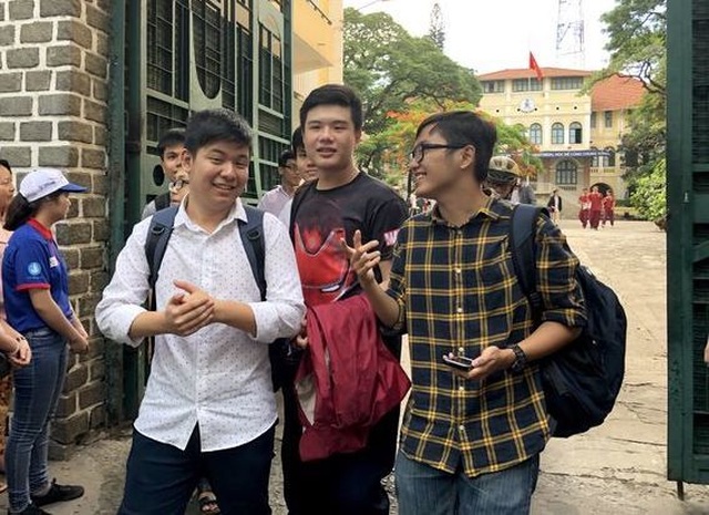 Hai trường ĐH ở TPHCM công bố điểm chuẩn bằng học bạ - 1 Hai trường ĐH ở TPHCM công bố điểm chuẩn bằng học bạ - 1