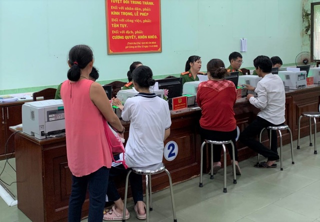 Người dân ngoại tỉnh được cấp đổi, cấp lại thẻ Căn cước công dân tại TPHCM - 1 Người dân ngoại tỉnh được cấp đổi, cấp lại thẻ Căn cước công dân tại TPHCM - 1