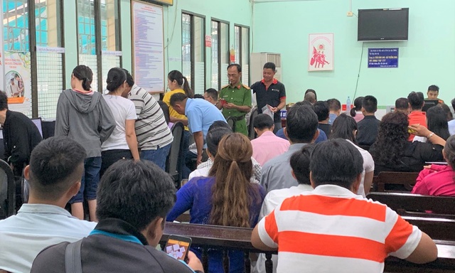 Người dân ngoại tỉnh được cấp đổi, cấp lại thẻ Căn cước công dân tại TPHCM - 2 Người dân ngoại tỉnh được cấp đổi, cấp lại thẻ Căn cước công dân tại TPHCM - 2
