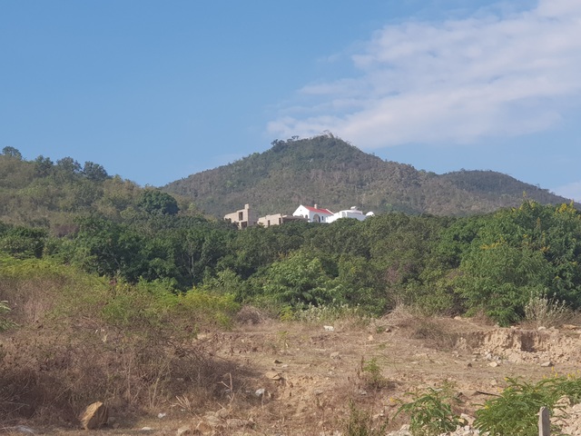 Biệt thự đua nhau mọc trên ngọn núi tuyệt đẹp sát Vịnh Nha Trang - 2