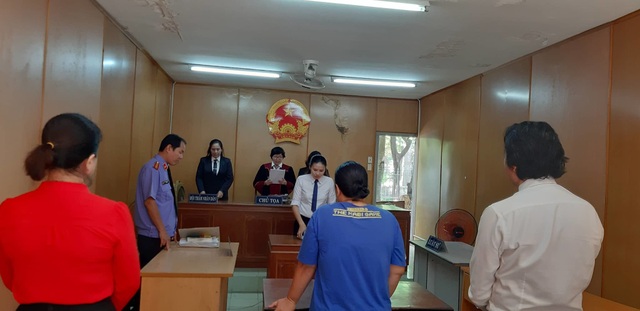 Nữ giám đốc chiếm giữ 5,7 tỉ đồng tiền chuyển nhầm - 1 Nữ giám đốc chiếm giữ 5,7 tỉ đồng tiền chuyển nhầm - 1