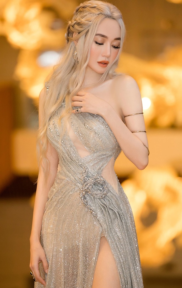 Elly Trần quyến rũ với tạo hình Mẹ Rồng trong Trò chơi vương quyền - 5 Elly Trần quyến rũ với tạo hình Mẹ Rồng trong Trò chơi vương quyền - 5