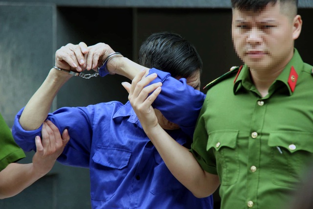 Bất ngờ hoãn phiên xử trùm bảo kê Hưng “kính” cùng đồng phạm - 1 Bất ngờ hoãn phiên xử trùm bảo kê Hưng “kính” cùng đồng phạm - 1