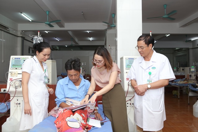 Hơn 42 triệu đồng của bạn đọc Dân trí đến với người đàn ông cận kề cái chết - 1 Hơn 42 triệu đồng của bạn đọc Dân trí đến với người đàn ông cận kề cái chết - 1