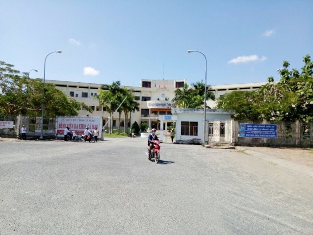Giám đốc Sở Y tế Cà Mau lý giải việc bác sĩ ở một số bệnh viện công xin nghỉ việc - 2 Giám đốc Sở Y tế Cà Mau lý giải việc bác sĩ ở một số bệnh viện công xin nghỉ việc - 2