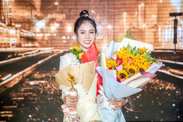 Phương Ý đăng quang ngôi vị Quán quân Thần tượng Bolero 2019 - 10 Phương Ý đăng quang ngôi vị Quán quân Thần tượng Bolero 2019 - 10