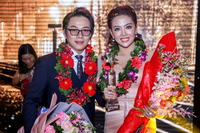 Phương Ý đăng quang ngôi vị Quán quân Thần tượng Bolero 2019 - 13 Phương Ý đăng quang ngôi vị Quán quân Thần tượng Bolero 2019 - 13