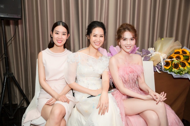 Phương Oanh, Thanh Hương, Lã Thanh Huyền đọ nhan sắc tại sự kiện - 5 Phương Oanh, Thanh Hương, Lã Thanh Huyền đọ nhan sắc tại sự kiện - 5