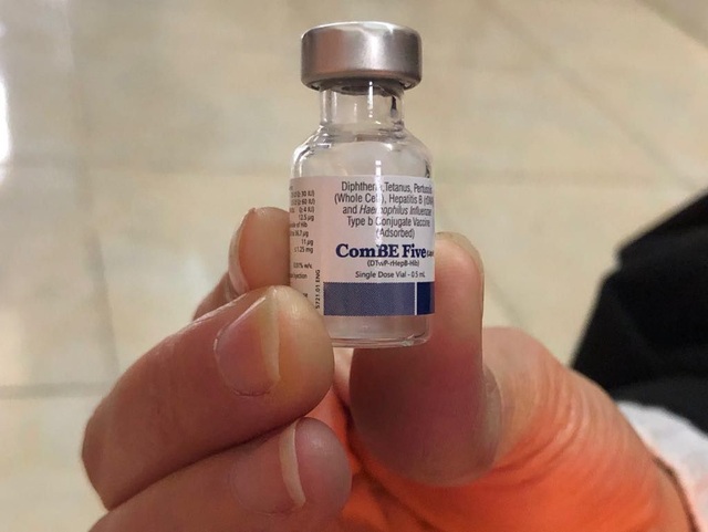 Bé trai 2 tháng tuổi tử vong sau tiêm vắc xin ComBe Five - 1
