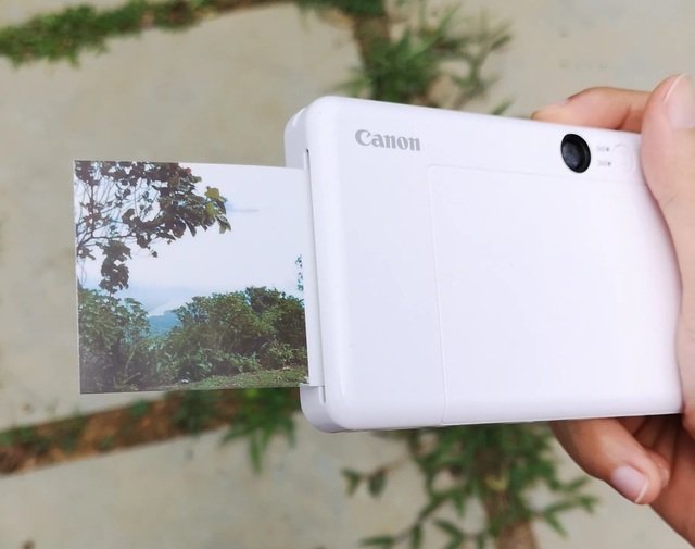 Canon ra mắt máy ảnh 