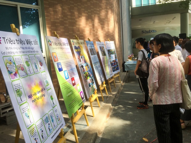 Hàng chục bạn nhỏ hào hứng trong ngày hội “Sắc màu hạnh phúc” - 7 Hàng chục bạn nhỏ hào hứng trong ngày hội “Sắc màu hạnh phúc” - 7