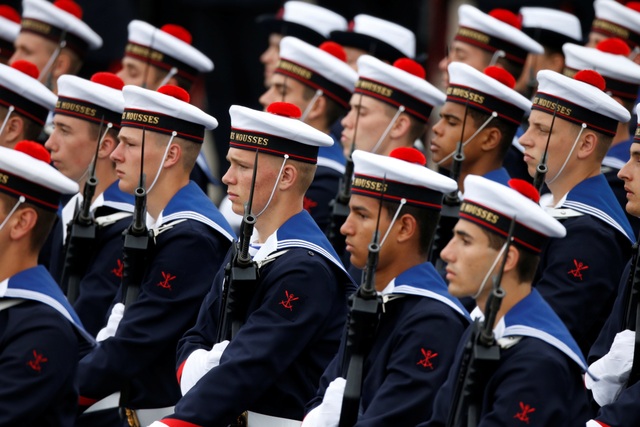 Độc đáo màn trình diễn “lính bay” trong diễu binh quốc khánh Pháp - Ảnh minh hoạ 15