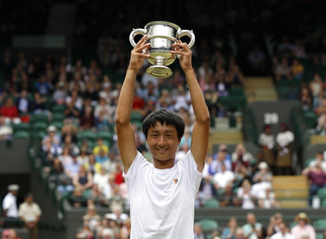 Nam thiếu niên Nhật Bản vô địch giải trẻ Wimbledon 2019 - 1 Nam thiếu niên Nhật Bản vô địch giải trẻ Wimbledon 2019 - 1