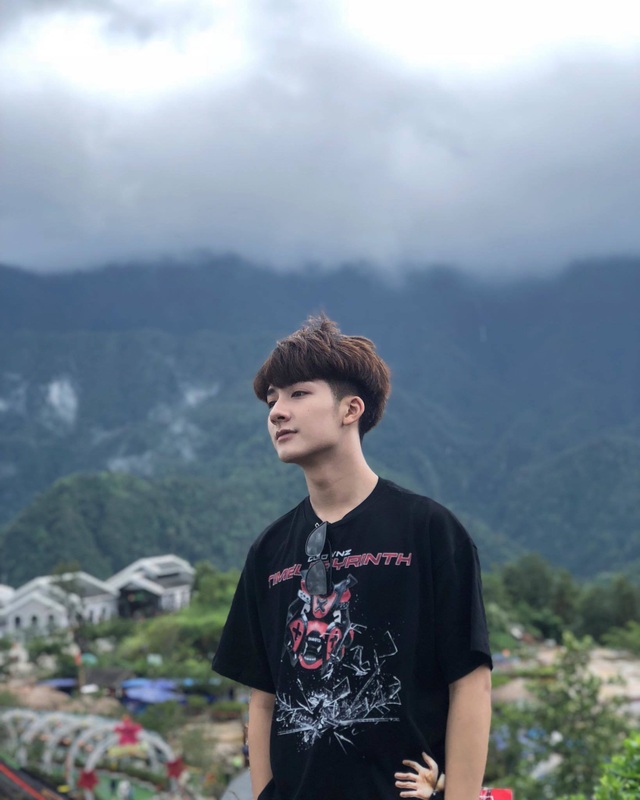 “Hot boy dân tộc” tại Sa Pa khiến dân mạng xao xuyến - 3 “Hot boy dân tộc” tại Sa Pa khiến dân mạng xao xuyến - 3
