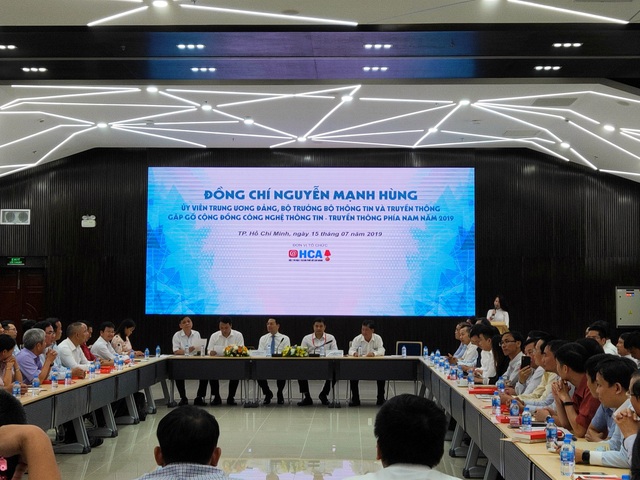 Bộ trưởng Bộ TTTT: “Sứ mệnh Việt Nam hùng cường đặt lên vai các doanh nghiệp CNTT” - 1 Bộ trưởng Bộ TTTT: “Sứ mệnh Việt Nam hùng cường đặt lên vai các doanh nghiệp CNTT” - 1