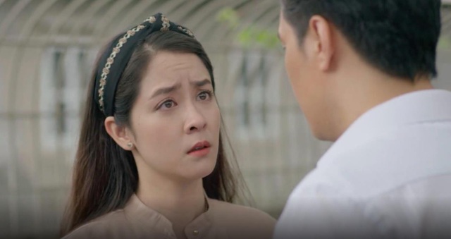 Nhan sắc vợ “ông trùm tỷ phú” lén lút hôn Việt Anh trong “Mê cung” - 3 Nhan sắc vợ “ông trùm tỷ phú” lén lút hôn Việt Anh trong “Mê cung” - 3