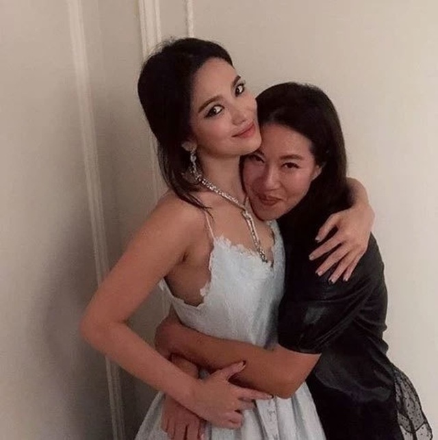 Cách đối diện “sóng gió” ly hôn đầy bản lĩnh của Song Hye Kyo - 8 Cách đối diện “sóng gió” ly hôn đầy bản lĩnh của Song Hye Kyo - 8