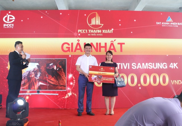 Hàng trăm khách hàng “chen chân” tham quan căn hộ mẫu PCC1 Thanh Xuân - 3 Hàng trăm khách hàng “chen chân” tham quan căn hộ mẫu PCC1 Thanh Xuân - 3