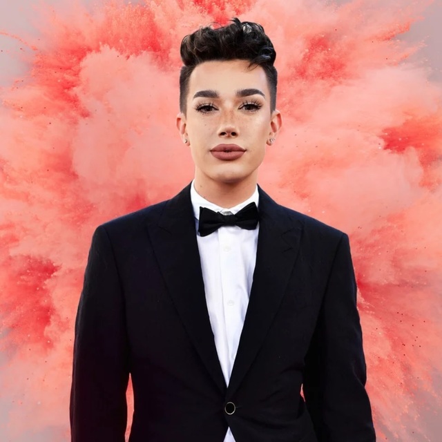 Những ngôi sao showbiz có tầm ảnh hưởng lớn nhất trên Internet - 12 Những ngôi sao showbiz có tầm ảnh hưởng lớn nhất trên Internet - 12