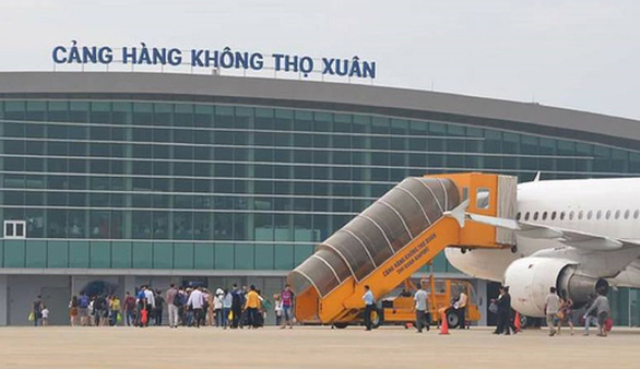 Cấm bay 1 năm với thượng đế hành hung nhân viên hàng không - 1 Cấm bay 1 năm với thượng đế hành hung nhân viên hàng không - 1