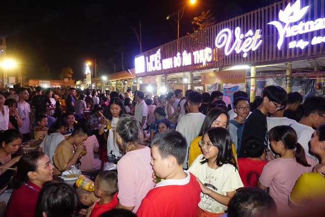 Nghệ An: Chen chân dự Festival văn hóa ẩm thực lớn nhất từ trước tới nay - 7 Nghệ An: Chen chân dự Festival văn hóa ẩm thực lớn nhất từ trước tới nay - 7