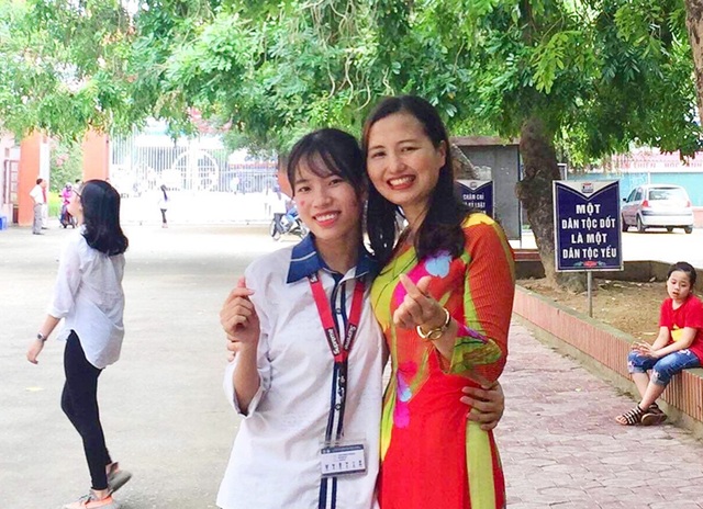 Không học thêm, chị em song sinh đạt 27 điểm khối C - 3 Không học thêm, chị em song sinh đạt 27 điểm khối C - 3