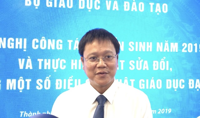 Đại học được tự chủ, sao vẫn bị phạt tuyển vượt chỉ tiêu? - 4 Đại học được tự chủ, sao vẫn bị phạt tuyển vượt chỉ tiêu? - 4