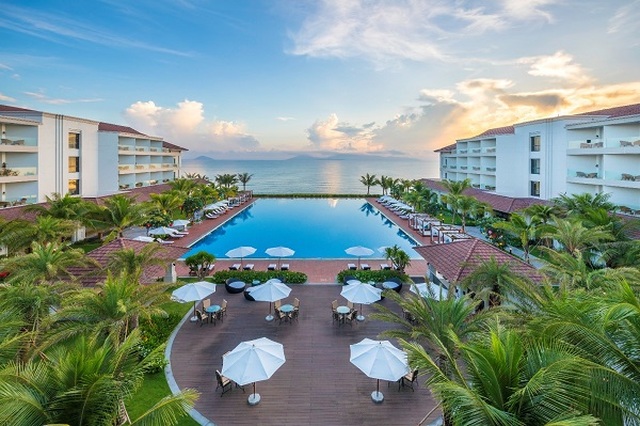 Đêm rằm Hội An: Ấn tượng khó quên với tiếng hát Hà Anh Tuấn bên dòng sông Hoài thơ mộng - 2 Đêm rằm Hội An: Ấn tượng khó quên với tiếng hát Hà Anh Tuấn bên dòng sông Hoài thơ mộng - 2