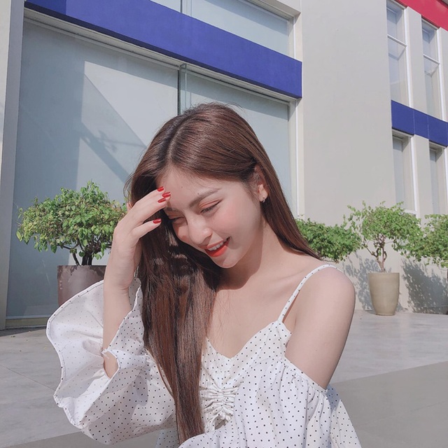 Bạn gái Quang Hải mỗi lần xuất hiện lại khiến mọi người phải trầm trồ - 13 Bạn gái Quang Hải mỗi lần xuất hiện lại khiến mọi người phải trầm trồ - 13