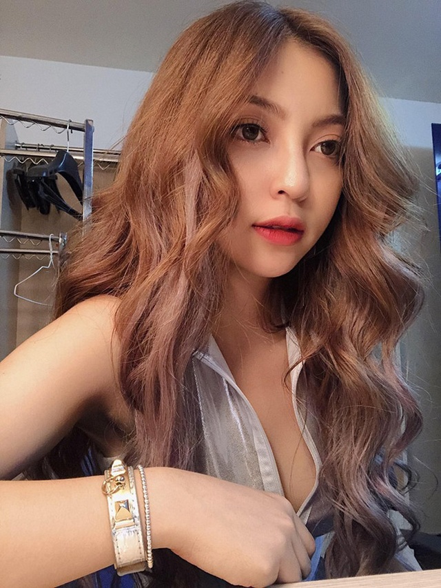 Bạn gái Quang Hải mỗi lần xuất hiện lại khiến mọi người phải trầm trồ - 2 Bạn gái Quang Hải mỗi lần xuất hiện lại khiến mọi người phải trầm trồ - 2