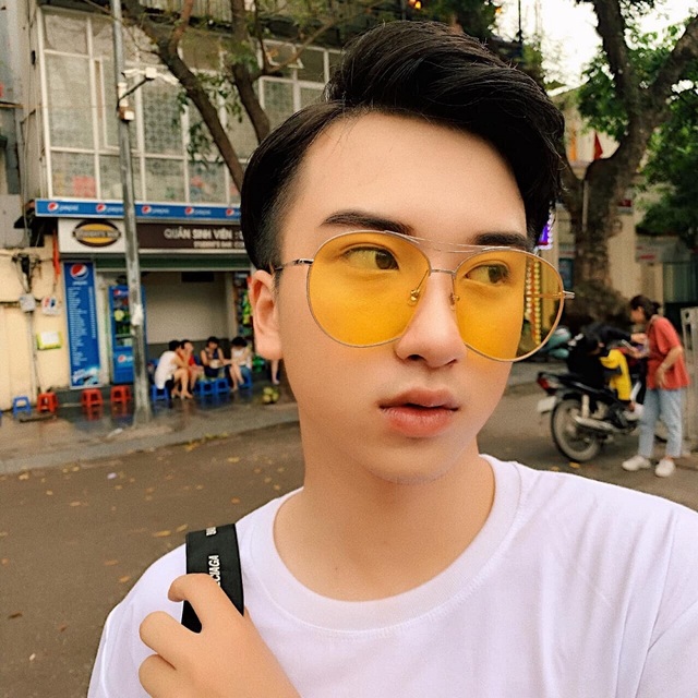 Nam sinh xứ Thanh sở hữu vẻ ngoài điển trai gây “bão mạng - 3 Nam sinh xứ Thanh sở hữu vẻ ngoài điển trai gây “bão mạng - 3