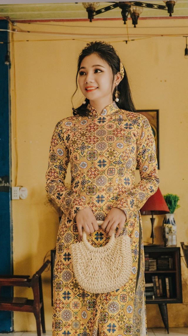 Hậu chia tay bạn trai quen trên show hẹn hò, nữ quân nhân hóa “cô ba Sài Gòn” đằm thắm - 4 Hậu chia tay bạn trai quen trên show hẹn hò, nữ quân nhân hóa “cô ba Sài Gòn” đằm thắm - 4