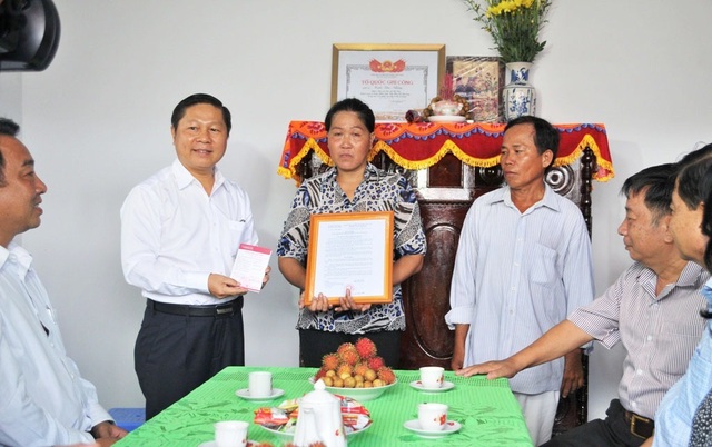 Bộ LĐ-TBXH trao nhà tình nghĩa đến gia đình chính sách ở Vĩnh Long - 2 Bộ LĐ-TBXH trao nhà tình nghĩa đến gia đình chính sách ở Vĩnh Long - 2
