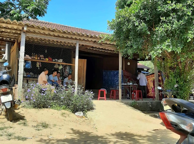Mô tô va chạm với ô tô khách, hai thiếu nữ tử vong Mô tô va chạm với ô tô khách, hai thiếu nữ tử vong