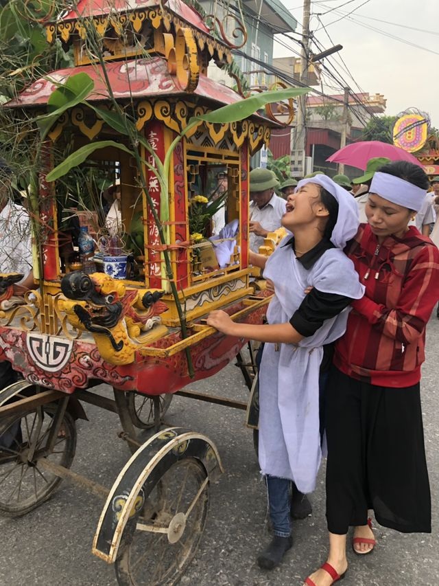 Người phụ nữ bất hạnh trút hơi thở cuối cùng trong vòng tay nhân ái của bạn đọc Dân trí - 6 Người phụ nữ bất hạnh trút hơi thở cuối cùng trong vòng tay nhân ái của bạn đọc Dân trí - 6