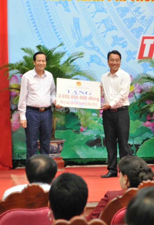Trao nhà tình nghĩa và học bổng cho học sinh nghèo, người có công ở Vĩnh Long - 3 Trao nhà tình nghĩa và học bổng cho học sinh nghèo, người có công ở Vĩnh Long - 3